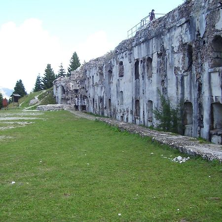 Hotel Due Spade Фольгария Экстерьер фото