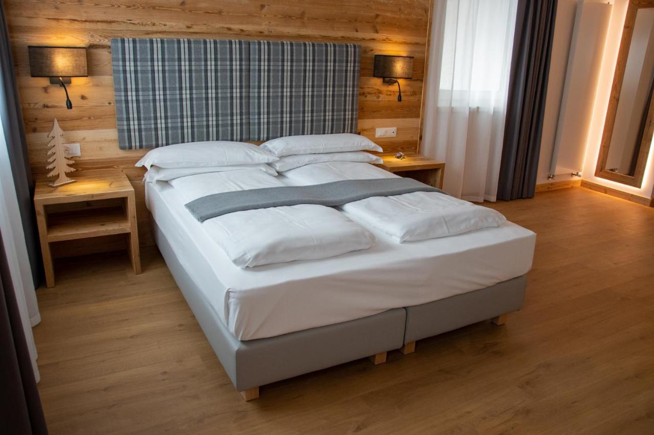Hotel Due Spade Фольгария Экстерьер фото