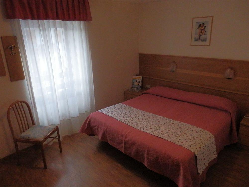 Hotel Due Spade Фольгария Экстерьер фото