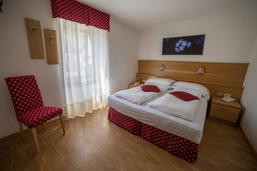 Hotel Due Spade Фольгария Экстерьер фото